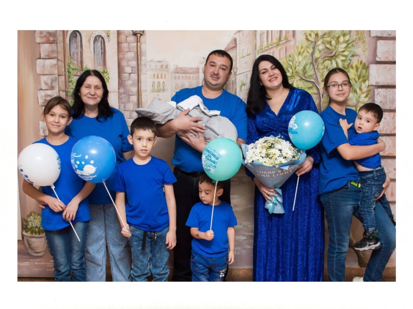 Многодетная мама и волшебница. Художник по костюмам театра «Забайкальские узоры» стала мамой в шестой раз 